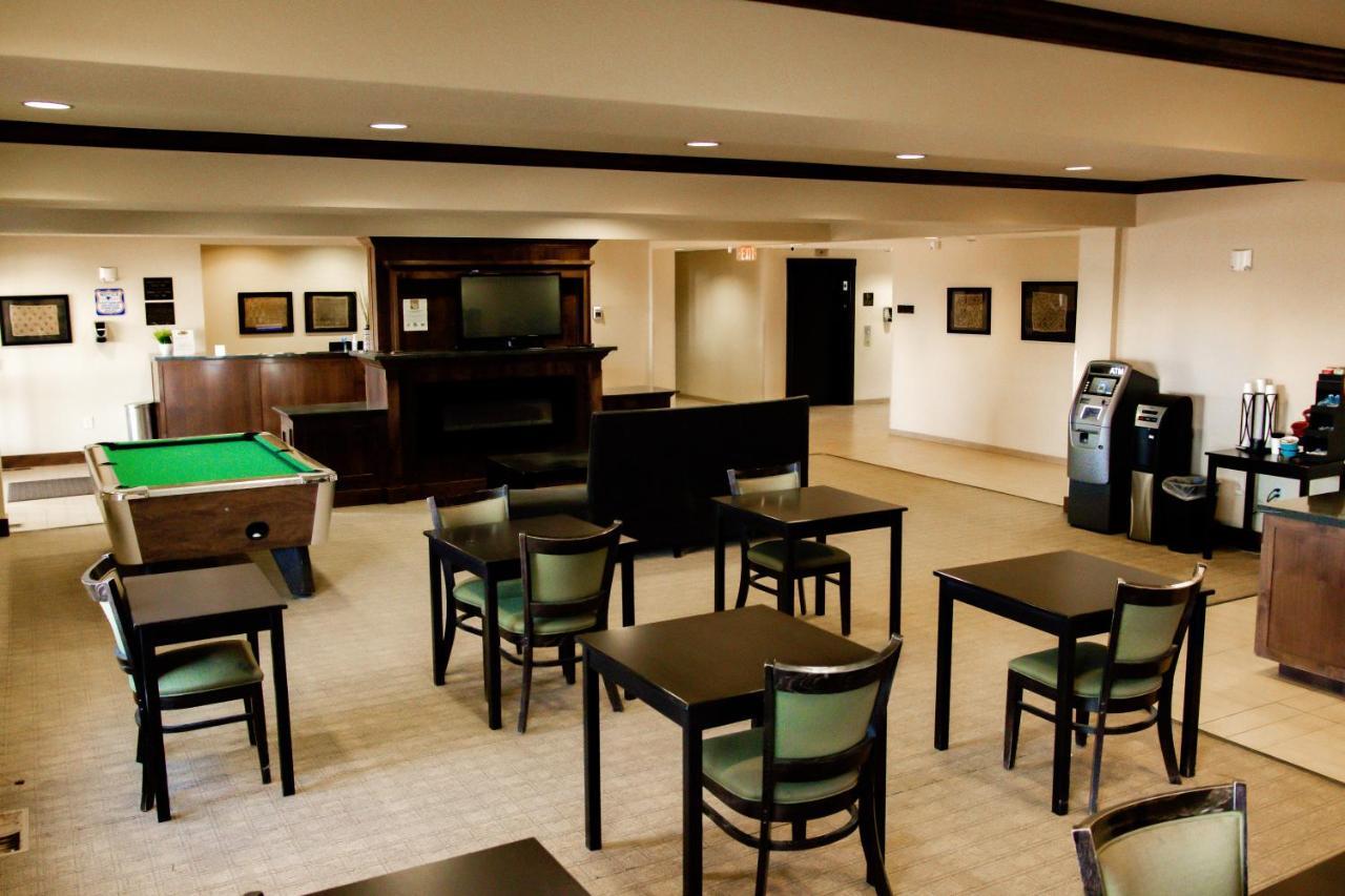 Black Gold Suites Stanley エクステリア 写真
