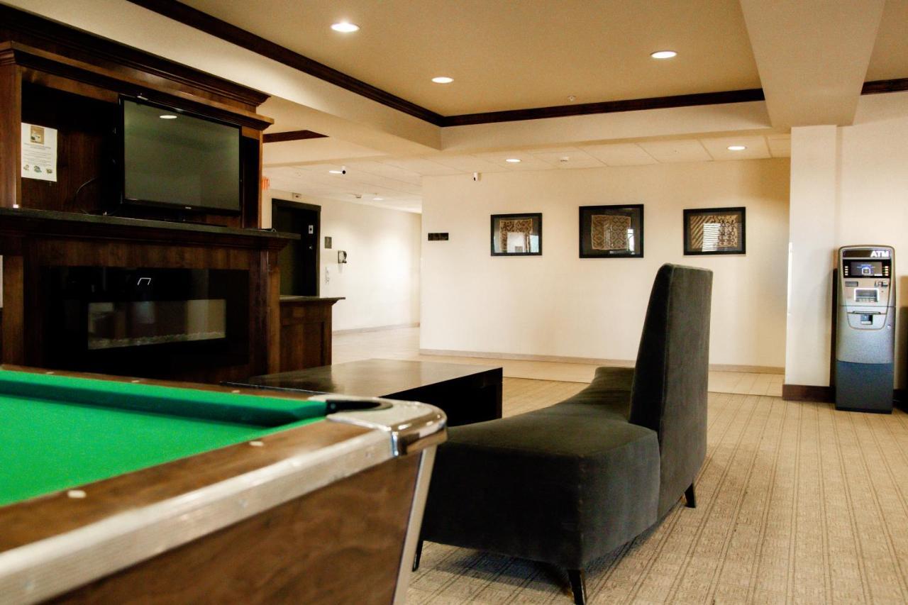 Black Gold Suites Stanley エクステリア 写真